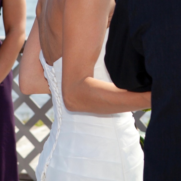 Wedding Dress - Picture 6 of 9